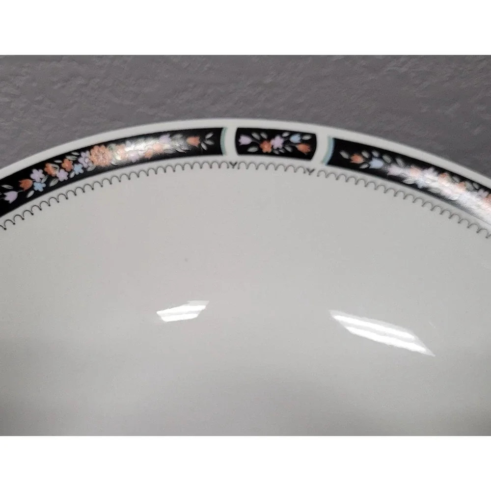 Silverie Fine China 9.5 Inch Serving Bowl (SIV11 Pattern) Vintage 1980s